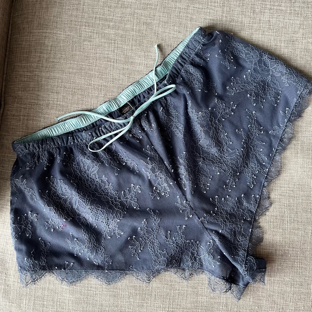 Victoria’s Secret Lace Shorts🌹